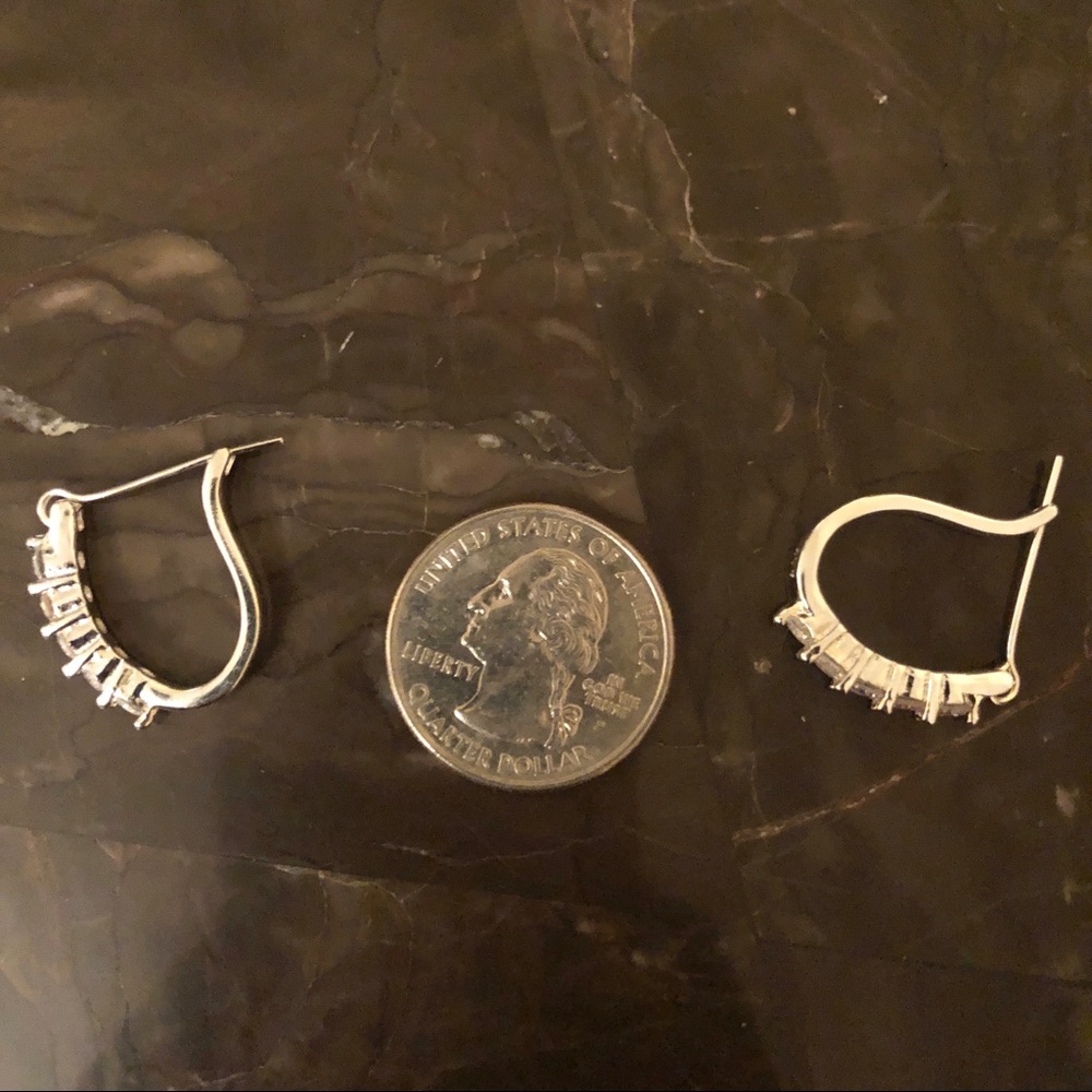 New Sterling silver Oval Loop Earrings - Picture 5 of 5